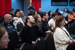 20250617dicimouyjmr8072.jpg Charla sobre anfitriona turística a cargo de profesores de la U