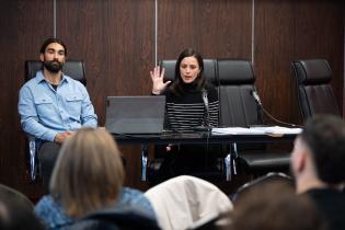 20250617dicimouyjmr8118.jpg Charla sobre anfitriona turística a cargo de profesores de la U