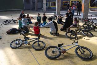 20250706ugemimouyap0116.jpg Escuelita de BMX en el Espacio Modelo