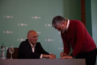 Firma de asunción del intendente, Mario Bergara y alcaldes