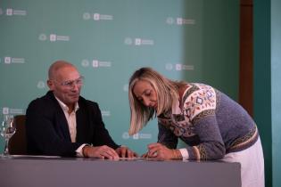  Firma de asunción del intendente, Mario Bergara y alcaldes