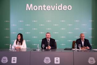  Firma de asunción del intendente, Mario Bergara y alcaldes