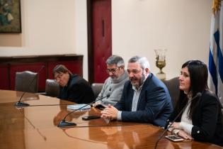 Intendente Mario Bergara se reúne con representantes de Adeom