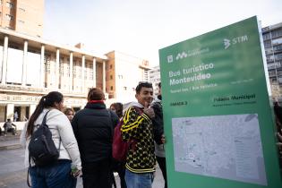 Integrantes del Movimiento Tacurú participan de paseo en Bus Tu