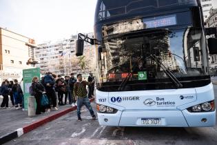 20250730dicimouypd0004-2.jpg Integrantes del Movimiento Tacurú participan de paseo en Bus Tu