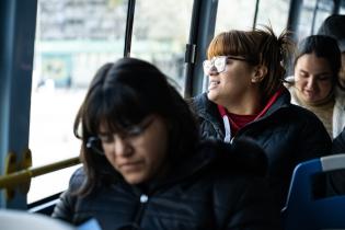 20250730dicimouypd0013-2.jpg Integrantes del Movimiento Tacurú participan de paseo en Bus Tu