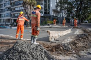 20250731dicimouyjmr5844.jpg Avance de obras viales en Av. Dr. Luis Alberto de Herrera