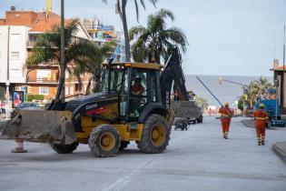 20250731dicimouyjmr5853.jpg Avance de obras viales en Av. Dr. Luis Alberto de Herrera