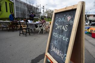 Peatonal barrial en el Municipio D