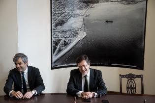 Embajador de España, Javier Salido Ortiz durante el encuentro con el intendente Mario Bergara