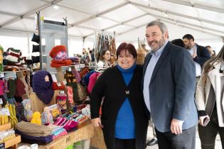 Intendente Mario Bergara recorre Feria de emprendimientos Mypes