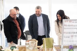 Intendente Mario Bergara recorre Feria de emprendimientos Mypes