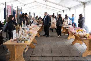 Intendente Mario Bergara recorre Feria de emprendimientos Mypes