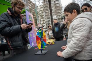 Peatonal en la Av. 18 de Julio por el Día de la Niñez