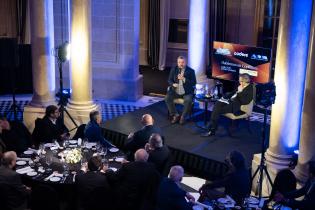 El Intendente Mario Bergara expone en actividad de ADM "Hablemos
