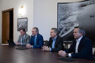 El intendente Mario Bergara se reúne con representantes del BID