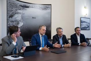 El intendente Mario Bergara se reúne con representantes del BID