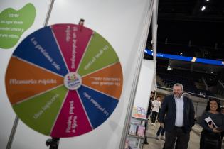 Intendente Mario Bergara, recorre la Expo Educate