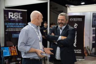 Intendente Mario Bergara, recorre la Expo Educate