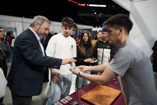Intendente Mario Bergara, recorre la Expo Educate