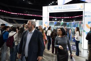 Intendente Mario Bergara, recorre la Expo Educate