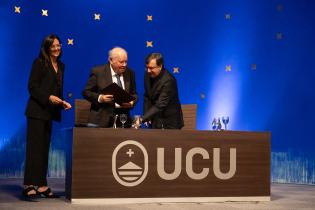  Intendente Mario Bergara participa en la ceremonia de entrega d