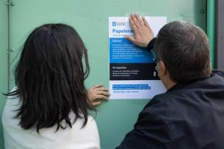 20250828dicimouyit4502.jpg Instalación de papeleras en Av. 18 de julio