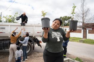 20250829dicimouyit4533.jpg Plantación a cargo de la comisión verde de los vecinos y vecin