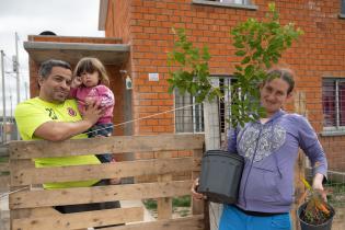 20250829dicimouyit4603.jpg Plantación a cargo de la comisión verde de los vecinos y vecin