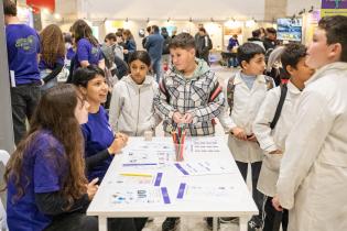 Latitud Ciencia en el Atrio de la Intendencia