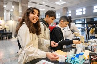 Latitud Ciencia en el Atrio de la Intendencia