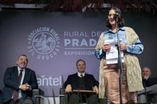 Intendente de Montevideo Mario Bergara, participa en el corte de