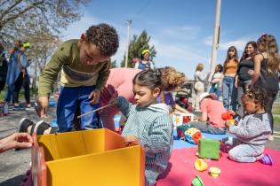 Peatonal barrial en el Municipio A