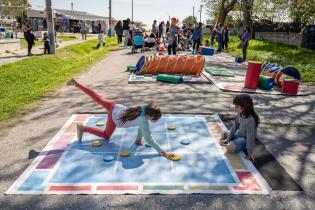 Peatonal barrial en el Municipio A