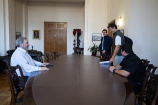  Intendente Mario Bergara, se reúne con el cura Juan Andrés Ve