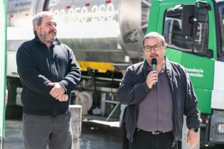 Intendente Mario Bergara, anuncia el inicio del Plan Barrido Intendente Mario Bergara, junto al IntendenteIntendente Mario Bergara, junto al director de Desarrollo Ambiental, Leonardo Herou durante el anuncio del inicio del Plan Barrido