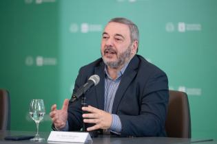 Intendente Mario Bergara durante la conferencia de prensa sobre acciones de movilidad