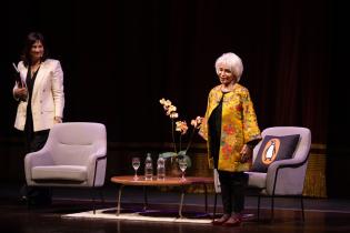 Isabel Allende en el teatro Solís por la 47° edición de la FI