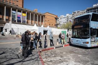 Paseo en bus turístico de ONG "Cooperativa Sumando Opciones"