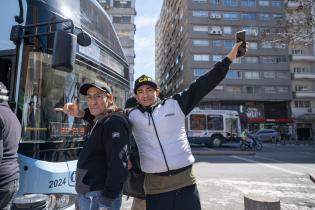Paseo en bus turístico de ONG "Cooperativa Sumando Opciones"