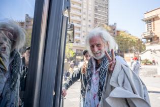 Paseo en bus turístico de ONG "Cooperativa Sumando Opciones"
