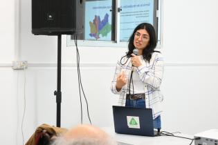 Diálogo barrio a barrio en el CCZ 2 Directora de la División Limpieza y Gestión de Residuos, Chiara Fioretto durante el Diálogo barrio a barrio en el CCZ 2