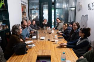 dsc_7557_54759977787_o.jpg Reunión con emprendedores y emprendedoras que participan de la