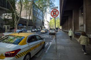  Colocación de cartelería de estacionamiento y detención inde