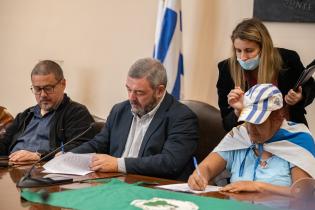 Intendente Mario Bergara, participa de firma de convenio con la 