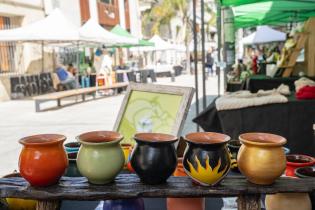Feria de la Economía Social y Solidaria en la peatonal Sarandí