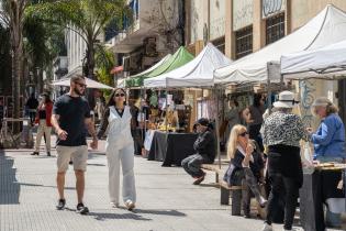 Feria de la Economía Social y Solidaria en la peatonal Sarandí