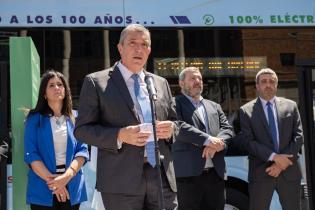 Intendente Mario Bergara, participa de la presentación de ómni a