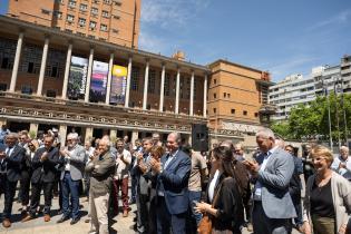 Intendente Mario Bergara, participa de la presentación de ómni Presentación de ómnibus eléctricos de la empresa CUTCSA