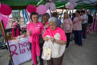 20251022dicimouyjmr1158.jpg Jornada de prevención del cáncer de mama en la plaza Líber Se
